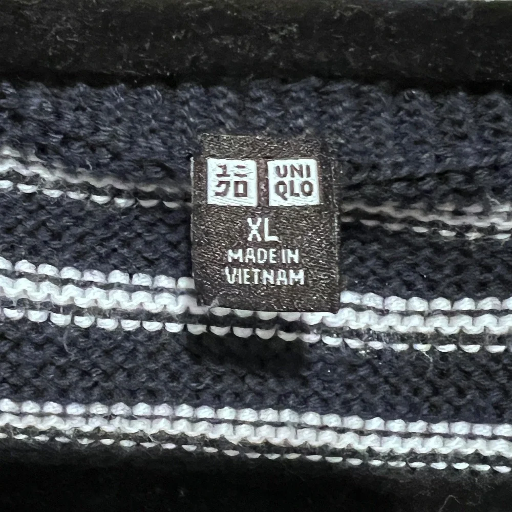 Uniqlo Striped V-Neck‎ Cotton 3D Knit  Sweater Navy Blue White Striped XL Preppy